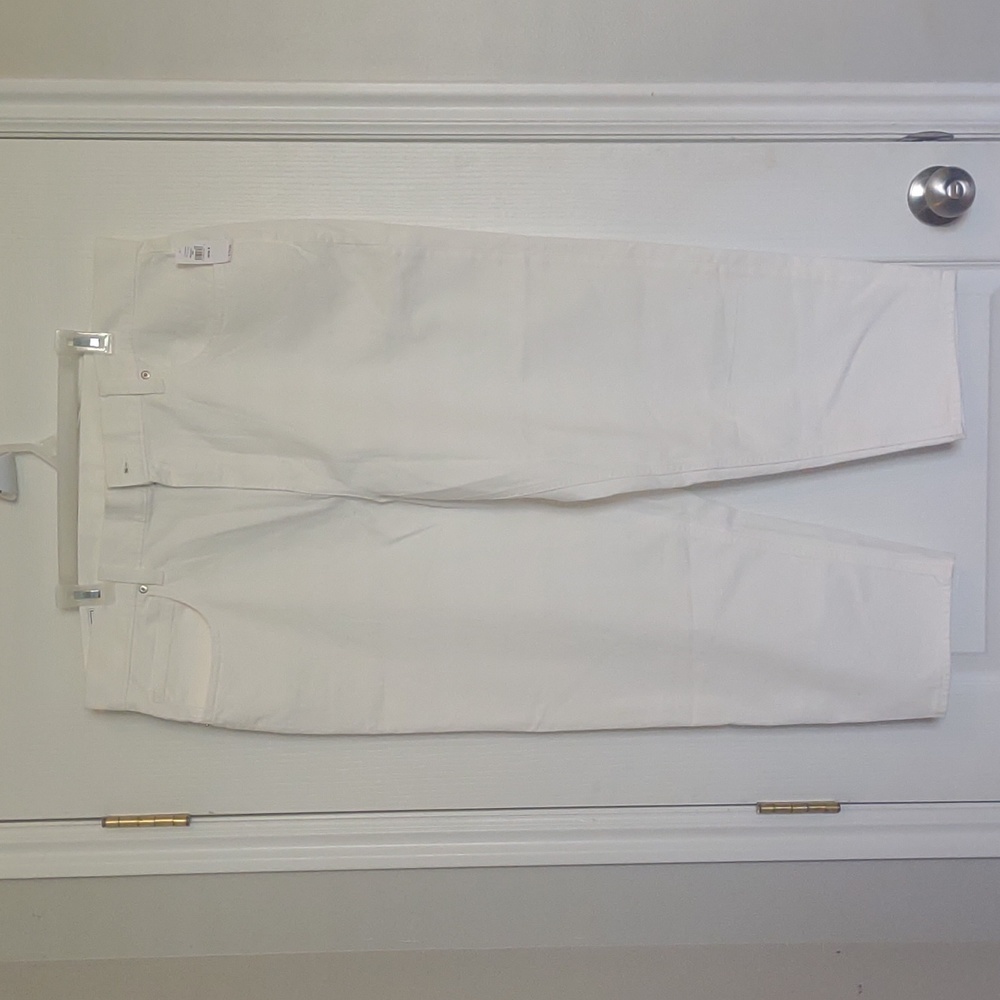 Gap Barrel Leg high-waisted jeans. Cream- Size 18